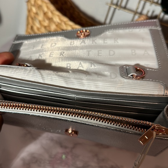 Ted Baker wallet/crossbody strap not included - Picture 8 of 9